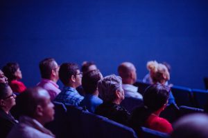 mensen-in-zaal